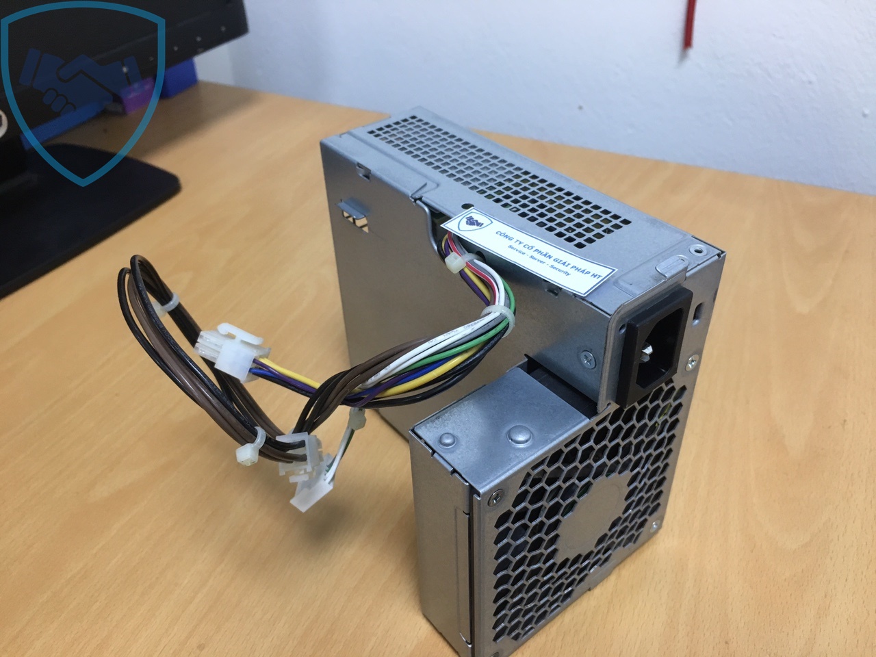 Bộ nguồn máy tính HP Pro 6300 SFF 240W 611481-001