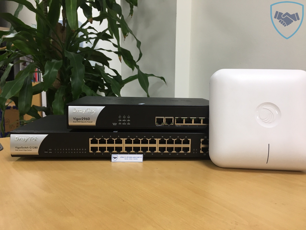 Thiết bị mạng Switch Draytek VigorSwitch G1280